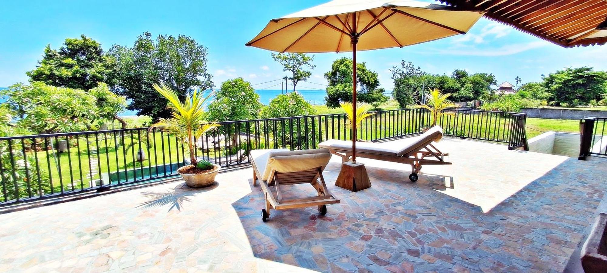 Apartment Joglo Apong Beachfront *