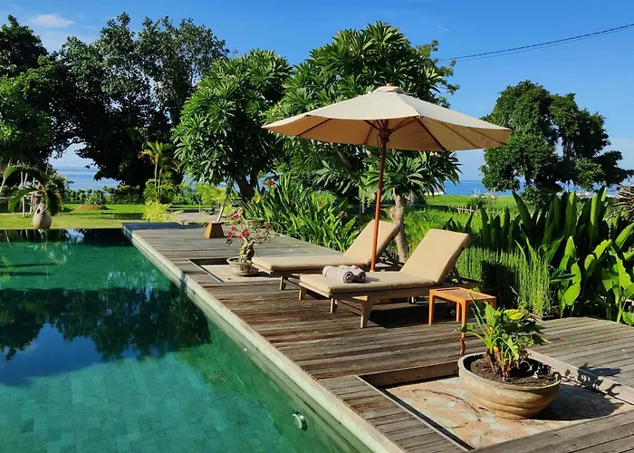 Joglo Apong Beachfront Apartment