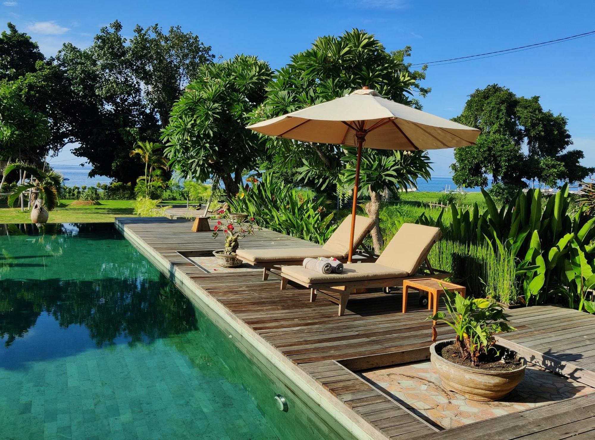 Apartment Joglo Apong Beachfront *