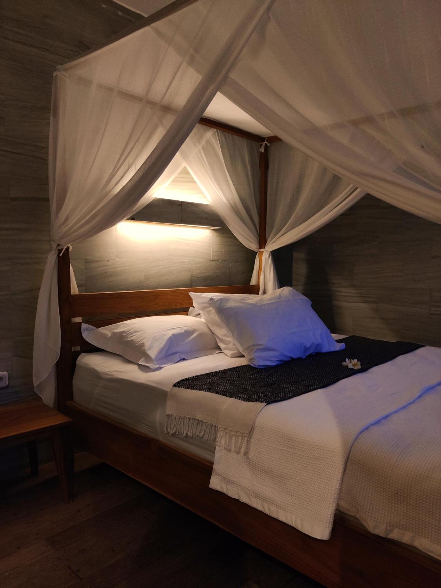 Joglo Apong Beachfront