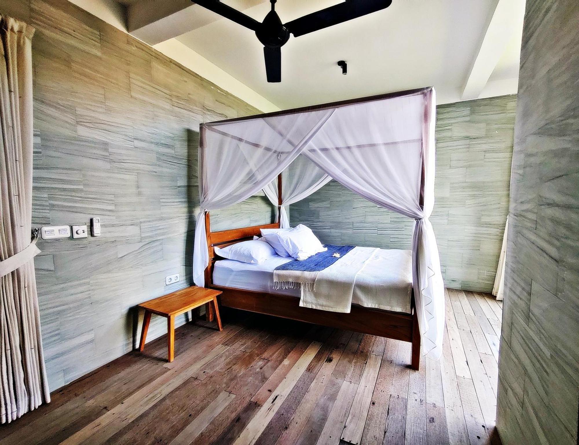 Apartment Joglo Apong Beachfront
