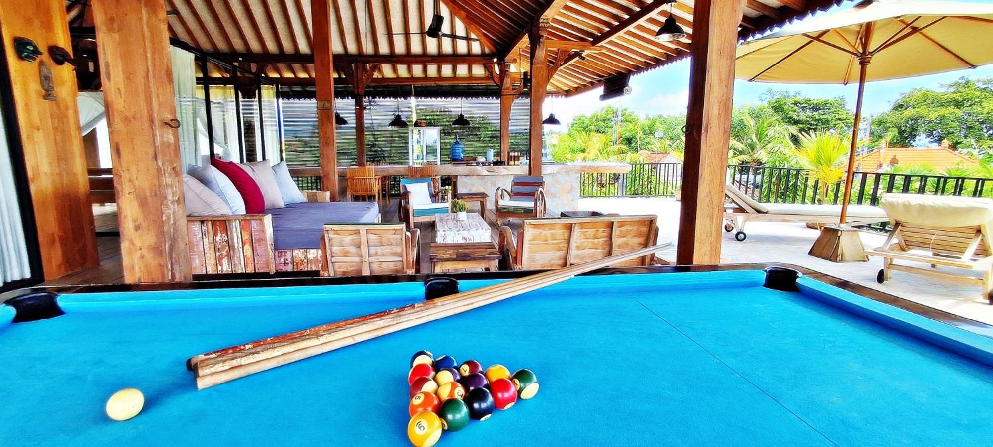 Joglo Apong Beachfront Apartment Tegallengah