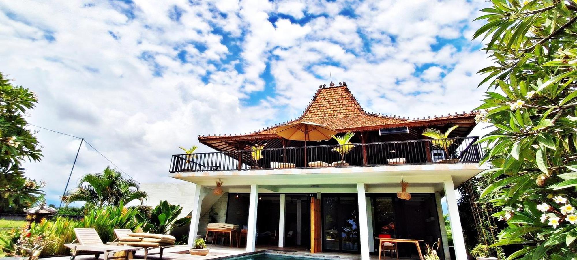 Joglo Apong Beachfront