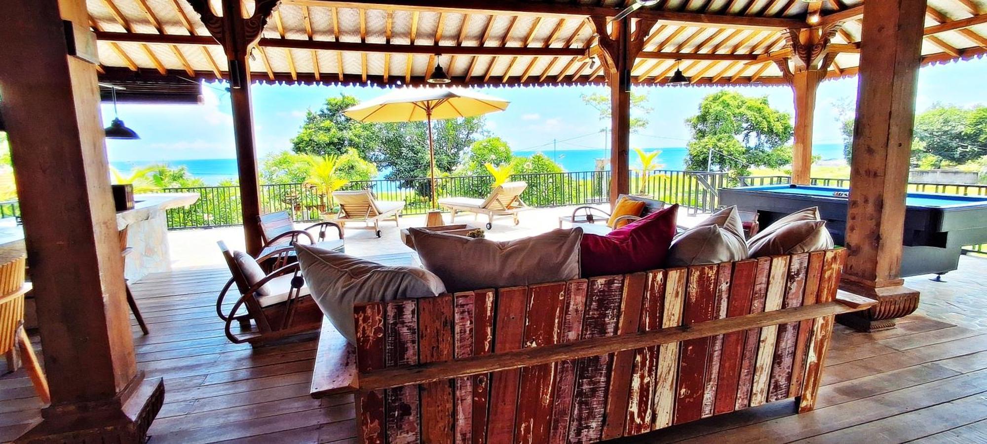 Apartment Joglo Apong Beachfront *