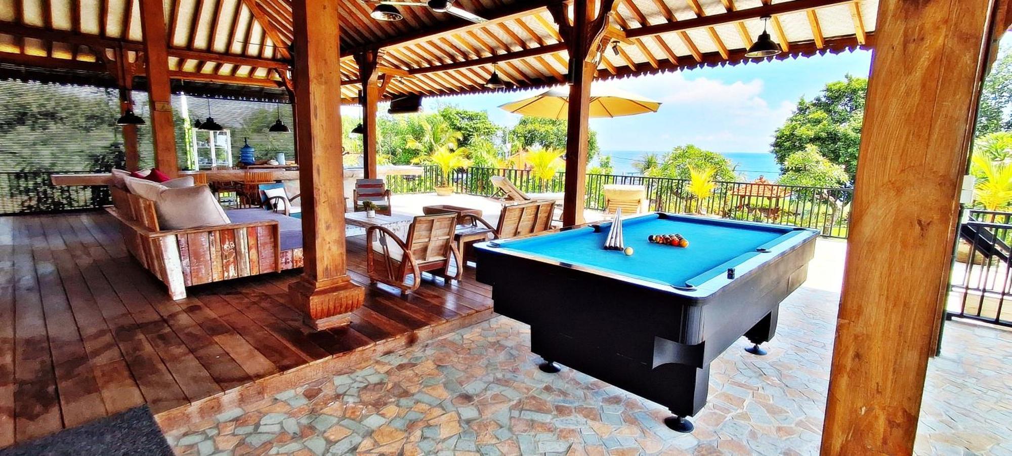 Joglo Apong Beachfront *