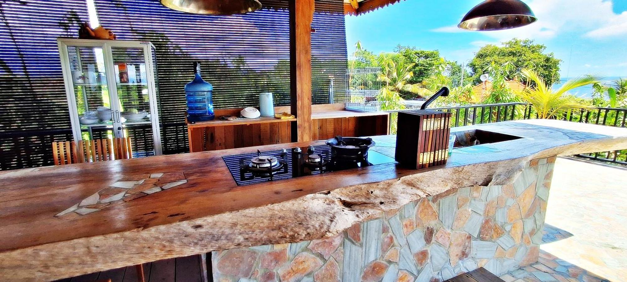 Apartment Joglo Apong Beachfront